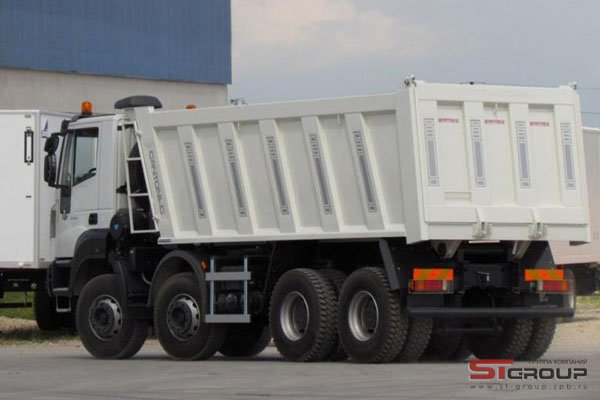 Astra HD9 с разгружаемым назад 20-кубовым кузовом марки Cantoni производства рязанской компании "Центртранстехмаш" Astra HD9 с разгружаемым назад 20-кубовым кузовом марки Cantoni производства рязанской компании "Центртранстехмаш"